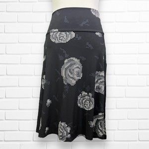 LulaRoe Azure Skirt Black and Gray Pixel Rose A-Line Knee Length Skirt XS